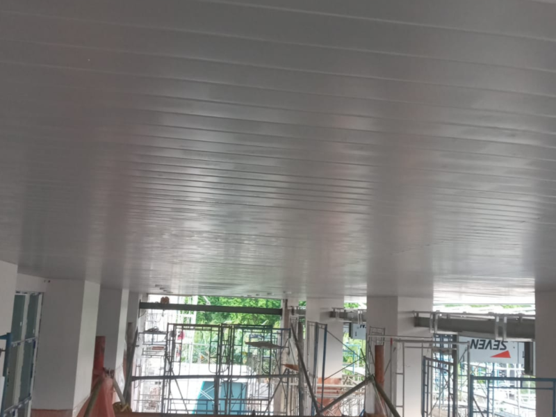 PANELLUX LINEAR CEILING  200R