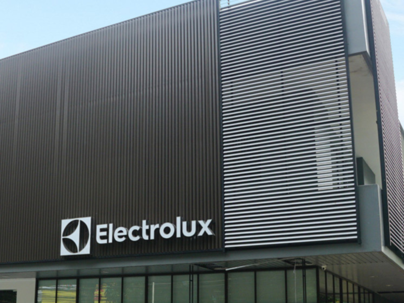 ® LINEAR CEILING (48)